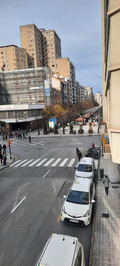 Apartamento Acogedor Y Amplio Piso En Begona Gijón Exterior foto