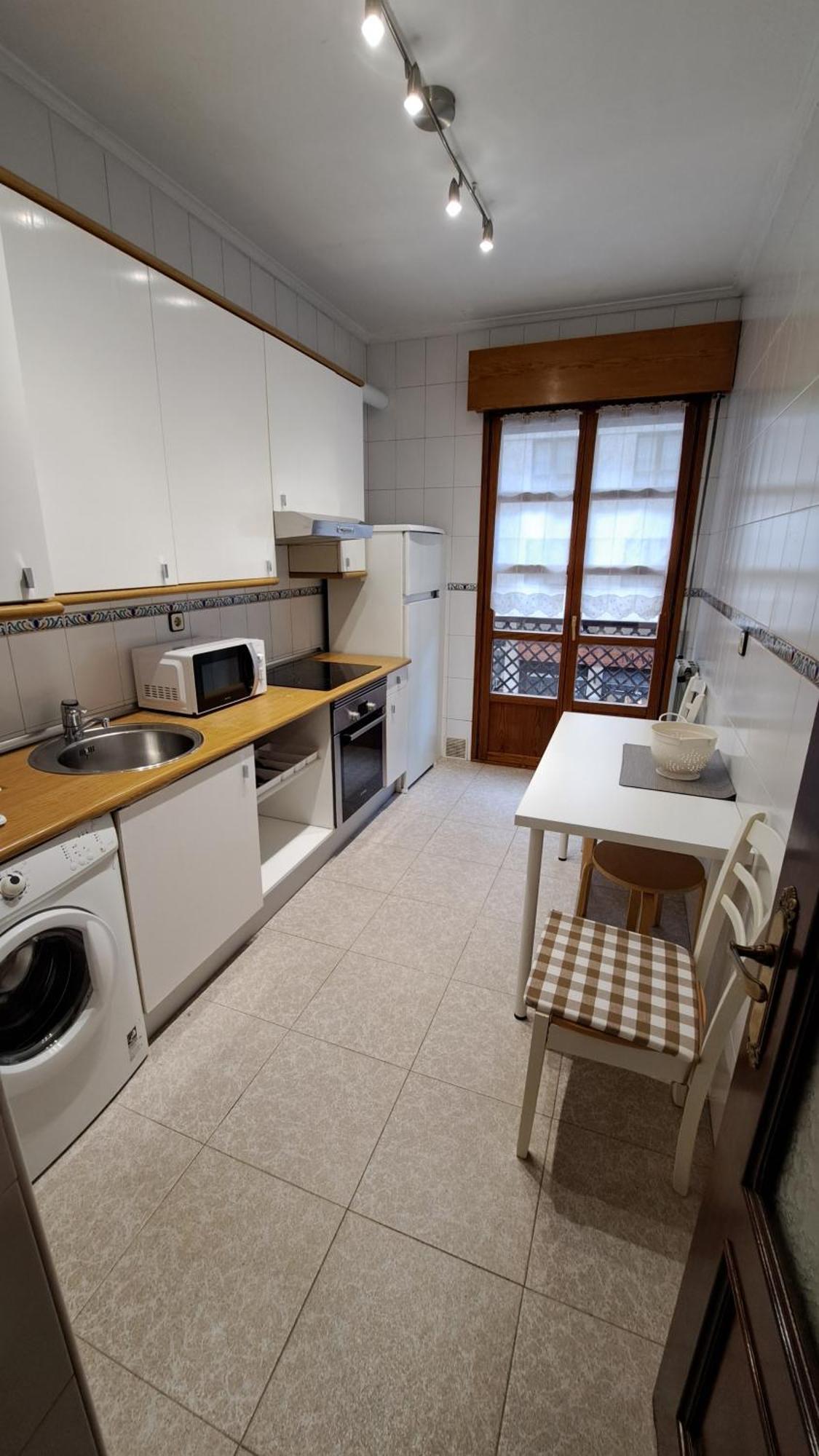 Apartamento Acogedor Y Amplio Piso En Begona Gijón Exterior foto